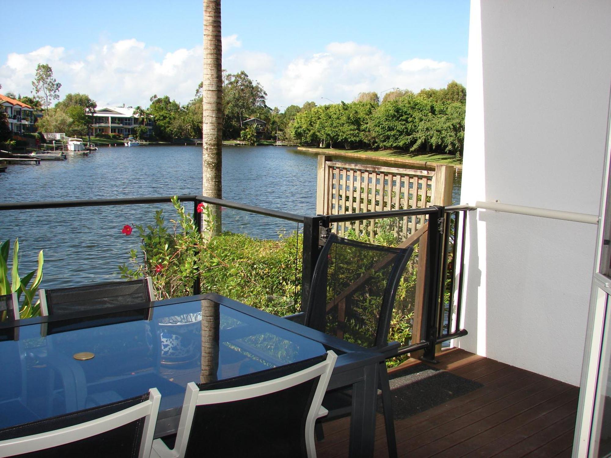 Portside Noosa Waters Hotel Noosaville Exterior photo