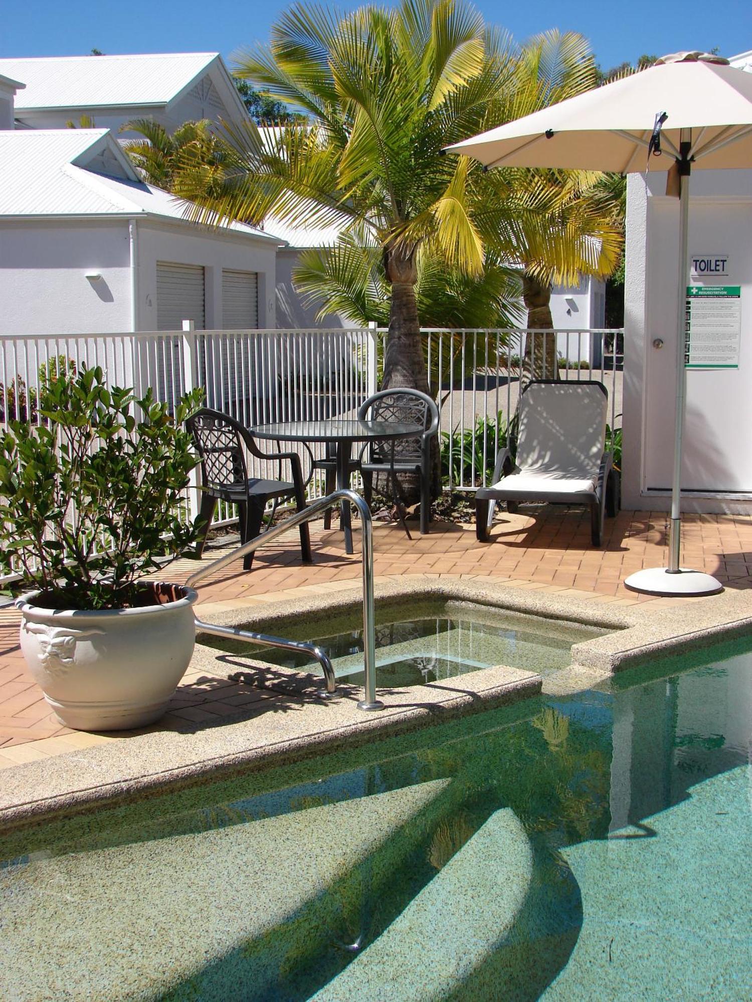 Portside Noosa Waters Hotel Noosaville Exterior photo