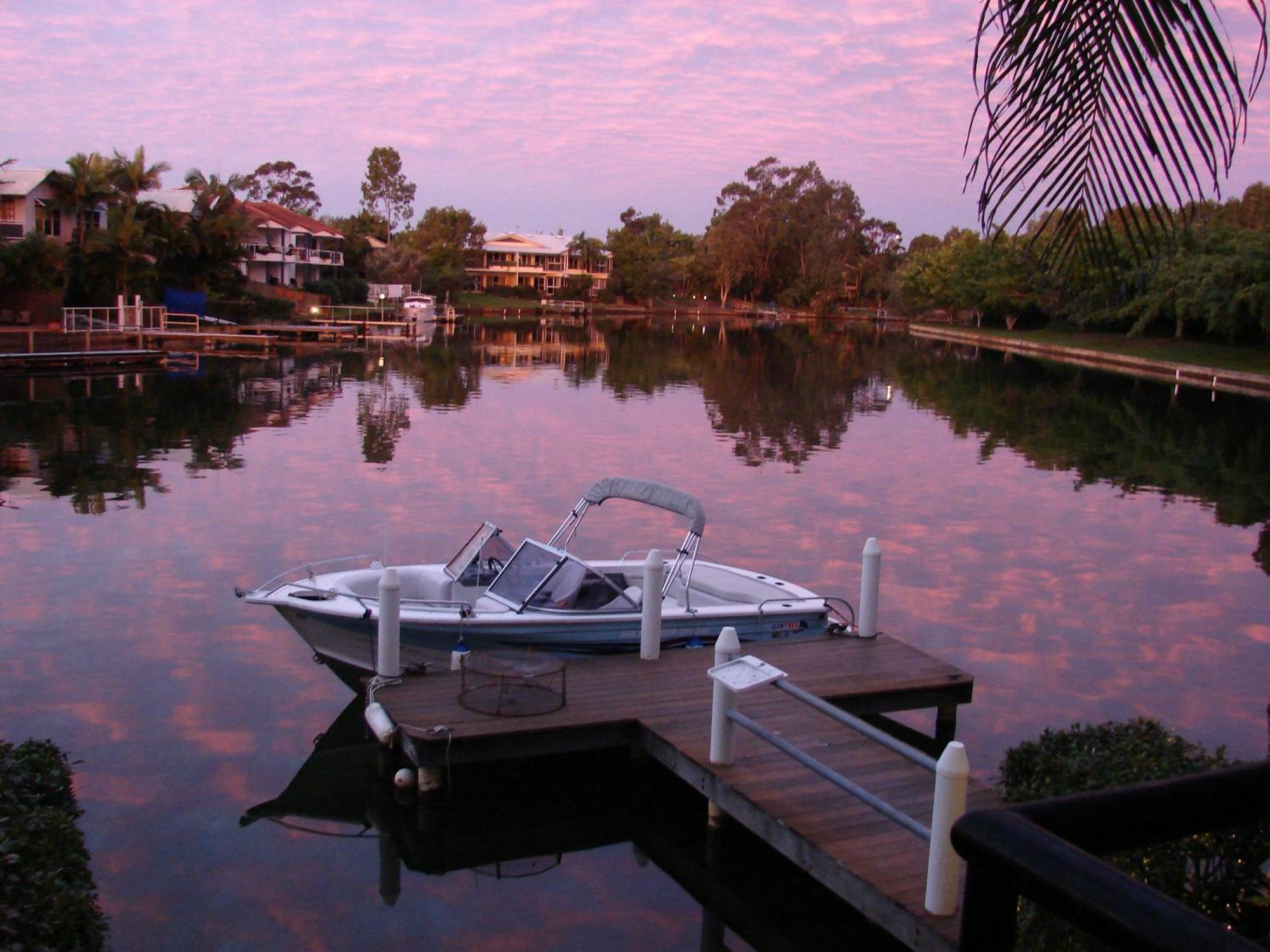 Portside Noosa Waters Hotel Noosaville Exterior photo