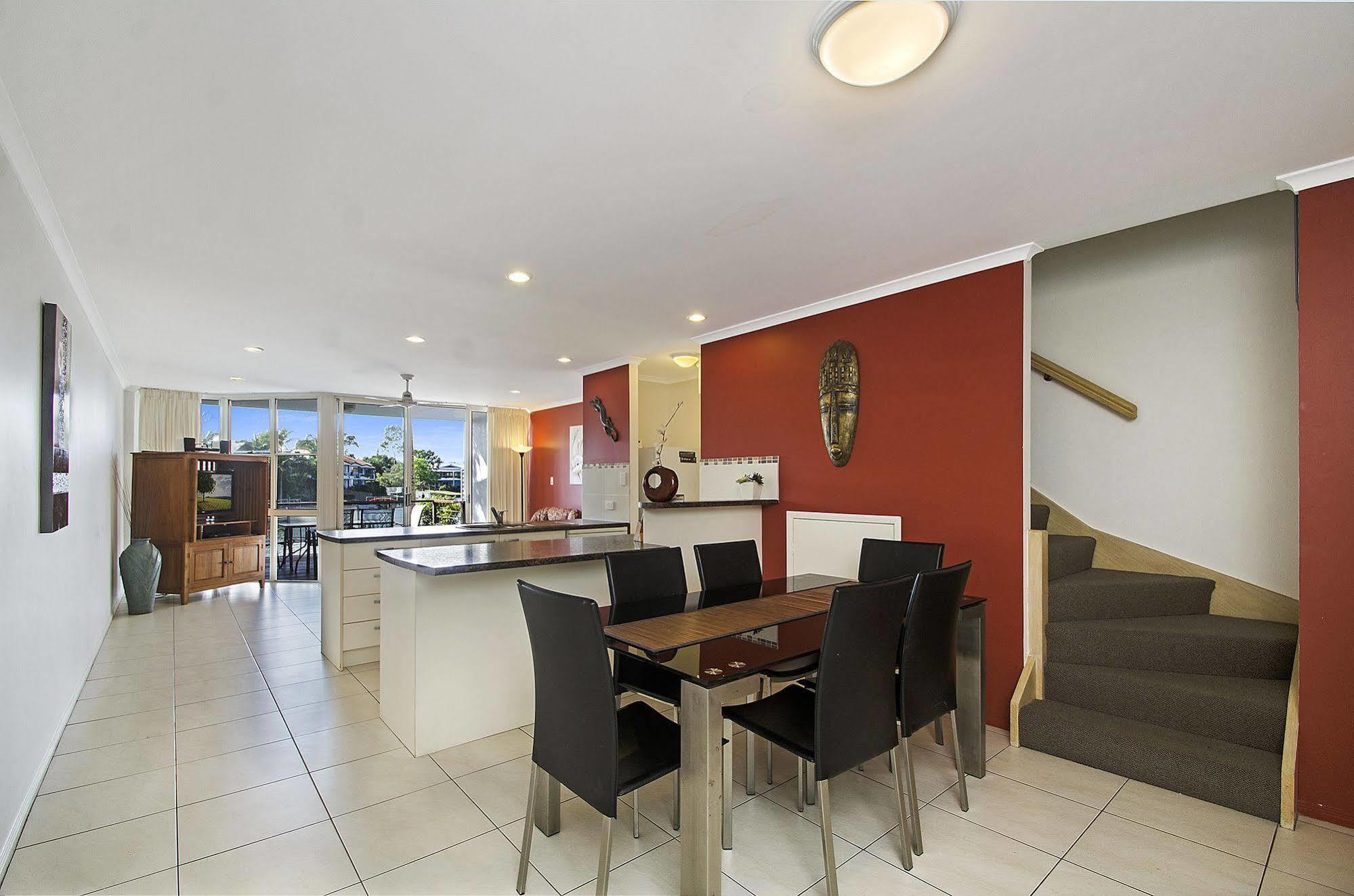Portside Noosa Waters Hotel Noosaville Exterior photo